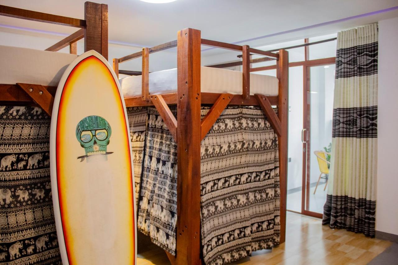 Surf & Party Weligama旅舍 外观 照片