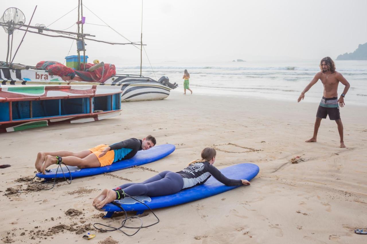 Surf & Party Weligama旅舍 外观 照片