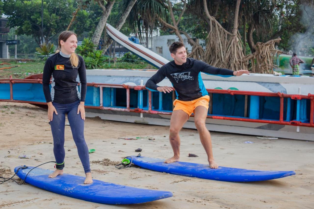 Surf & Party Weligama旅舍 外观 照片