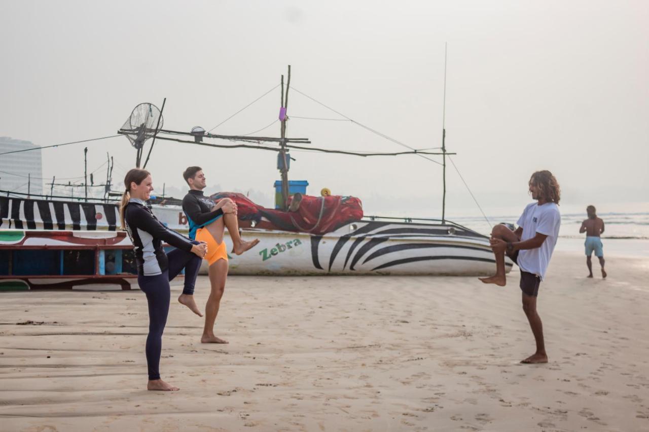 Surf & Party Weligama旅舍 外观 照片