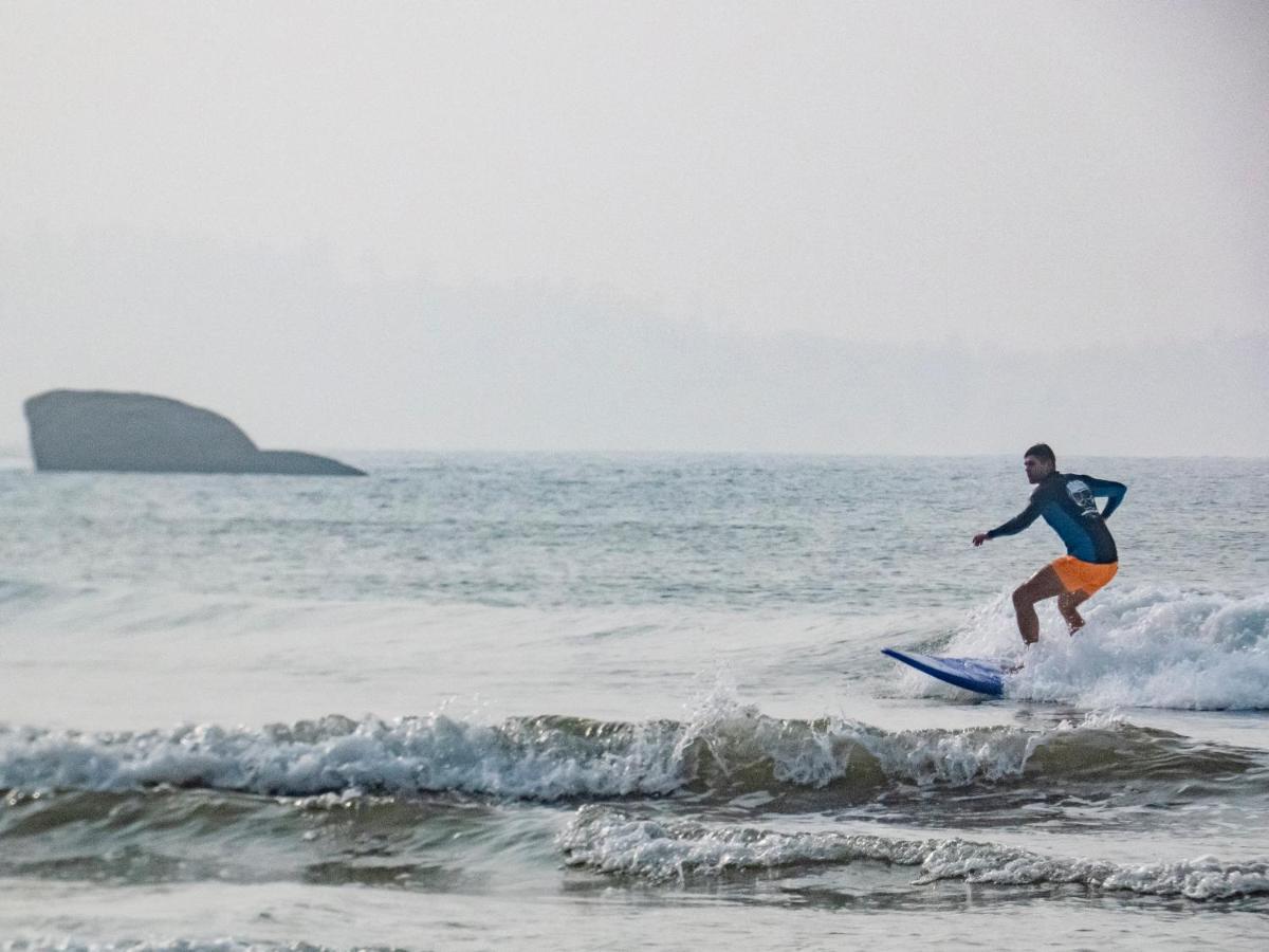 Surf & Party Weligama旅舍 外观 照片